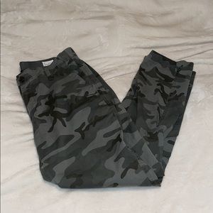 GAP Camo Girlfriend Chino pants